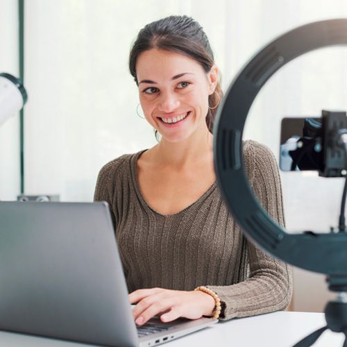 Explorando la Tiktokización Empresarial: Claves para Triunfar en el 2024